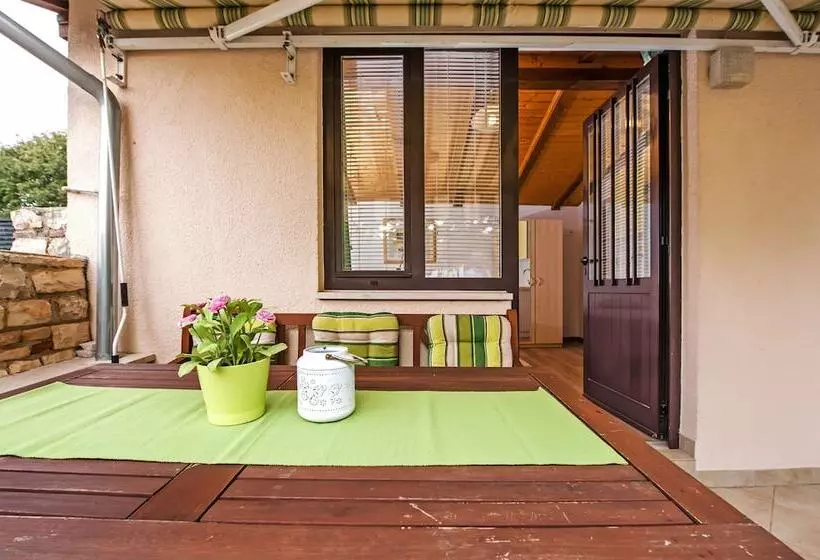 پانسیون Apartments & Rooms Chiara