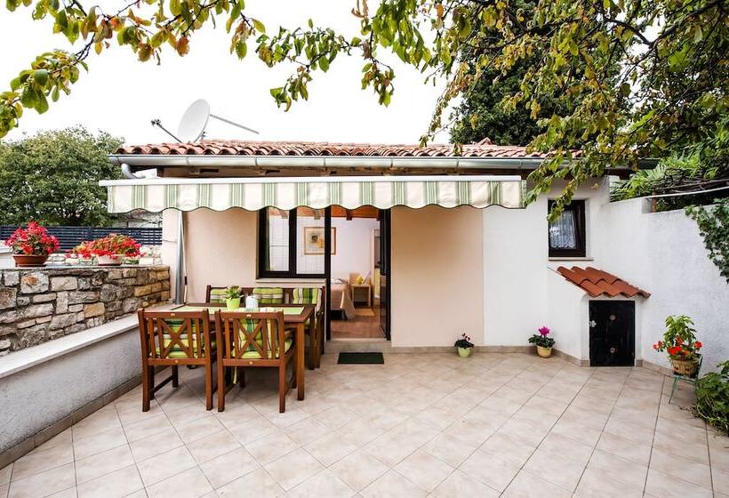 פנסיון Apartments & Rooms Chiara