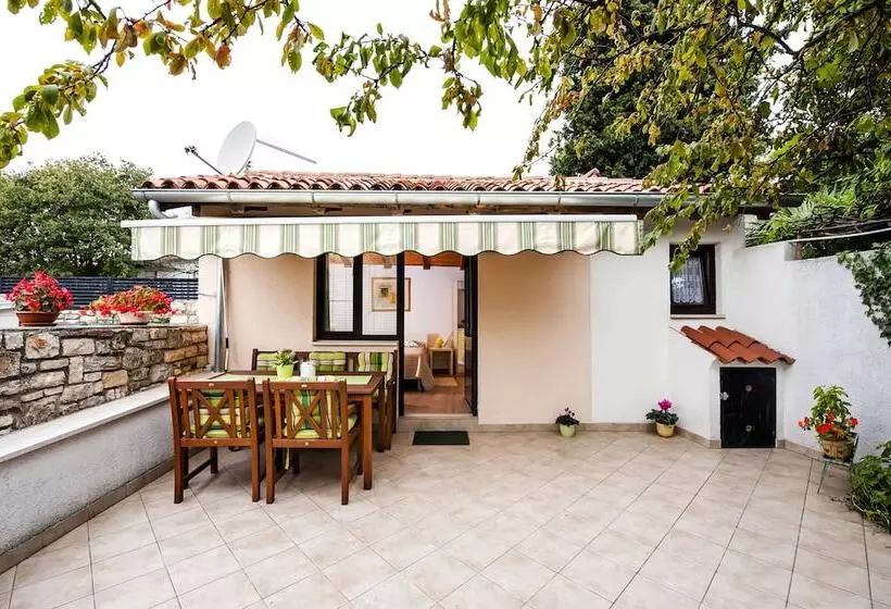 پانسیون Apartments & Rooms Chiara