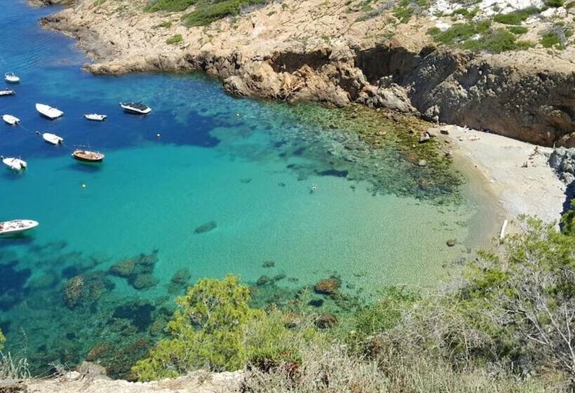 106136   Apartment In Begur