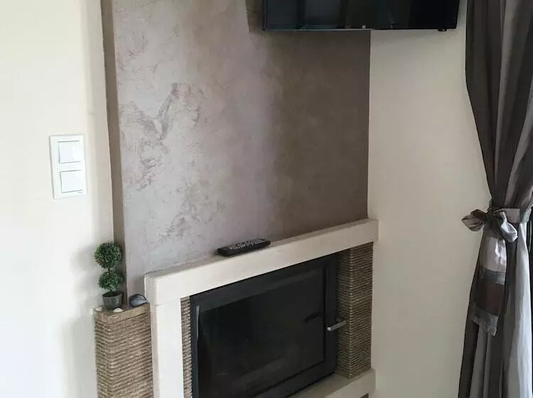 Am Beach House Near Sea