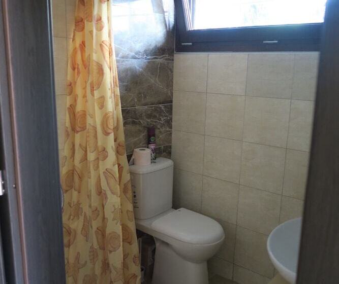 Am Beach House Near Sea