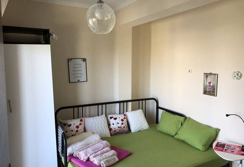 Am Beach House Near Sea