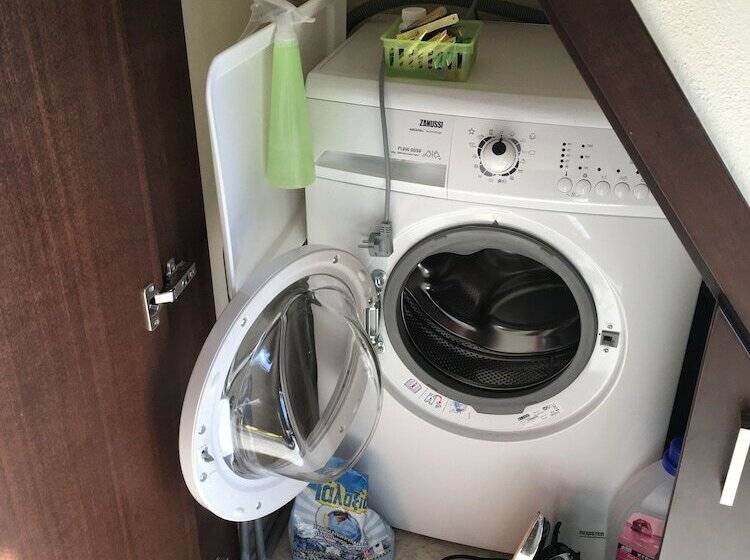 Am Beach House Near Sea