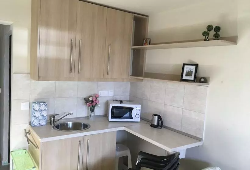 Am Beach House Near Sea