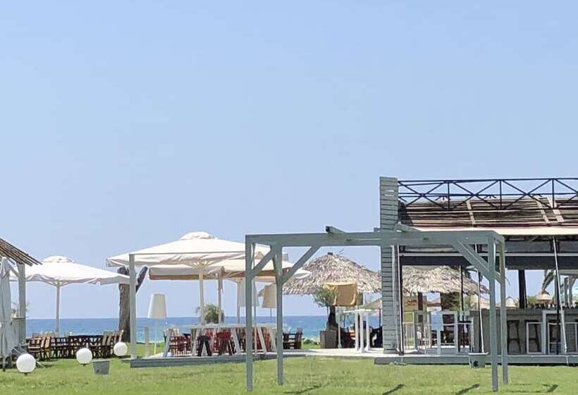 Am Beach House Near Sea