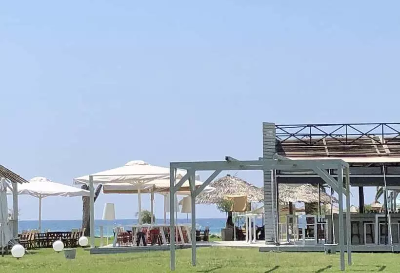 Am Beach House Near Sea