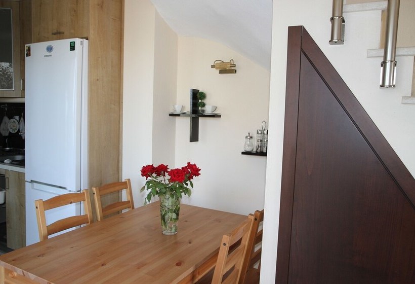 Am Beach House Near Sea