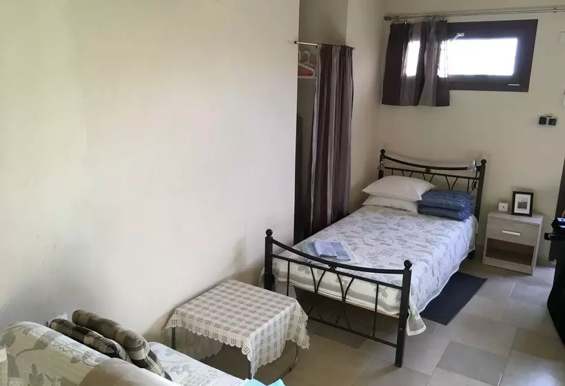 Am Beach House Near Sea