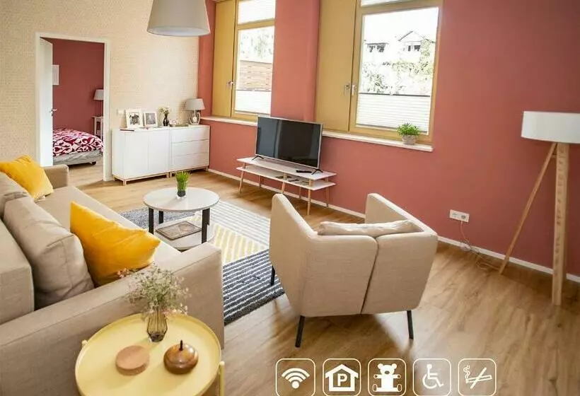 Eckhof Domizil Großzügige Ferienwohnung Mit Kleinem Garten In Der Altstadt Von Gotha