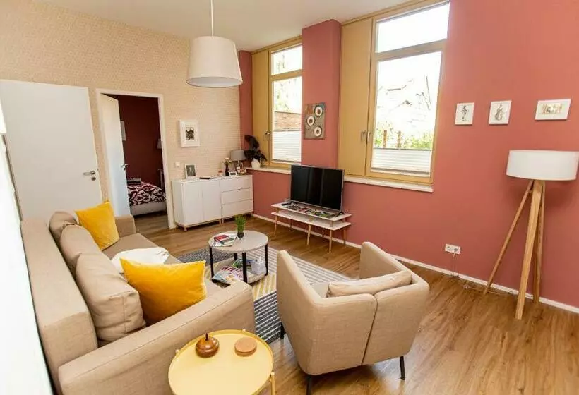 Eckhof Domizil Großzügige Ferienwohnung Mit Kleinem Garten In Der Altstadt Von Gotha