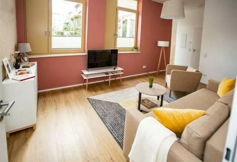 Eckhof Domizil Großzügige Ferienwohnung Mit Kleinem Garten In Der Altstadt Von Gotha
