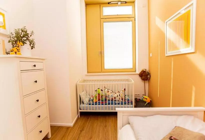 Eckhof Domizil Großzügige Ferienwohnung Mit Kleinem Garten In Der Altstadt Von Gotha