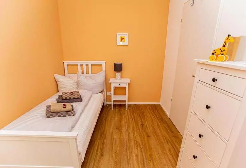 Eckhof Domizil Großzügige Ferienwohnung Mit Kleinem Garten In Der Altstadt Von Gotha