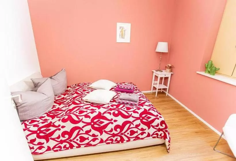 Eckhof Domizil Großzügige Ferienwohnung Mit Kleinem Garten In Der Altstadt Von Gotha