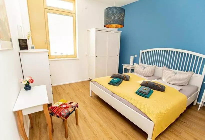 Eckhof Domizil Großzügige Ferienwohnung Mit Kleinem Garten In Der Altstadt Von Gotha