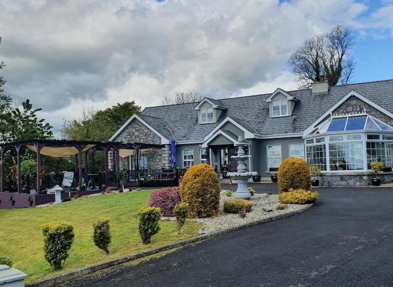 Highfield House Bed And Breakfast Collinstown
