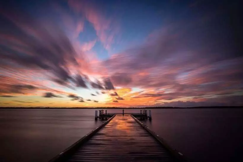 Lakeside Waterfront Apartment The Entrance