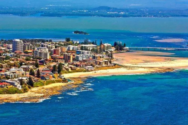 Lakeside Waterfront Apartment The Entrance