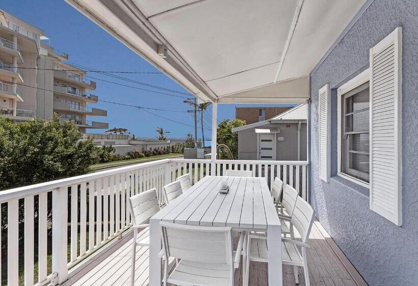 Oscars Pet Friendly Beach House 14 Tomaree Road