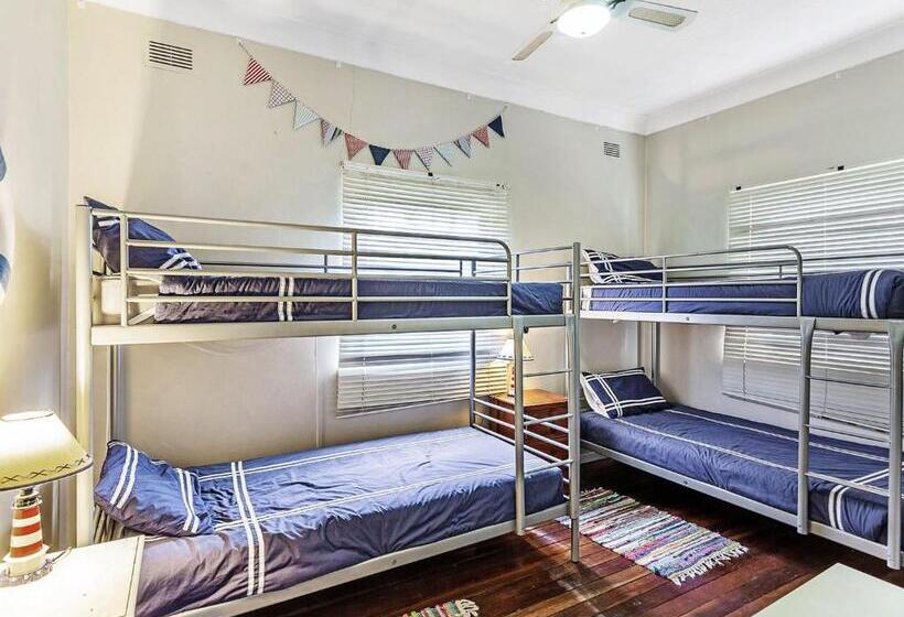 Oscars Pet Friendly Beach House 14 Tomaree Road