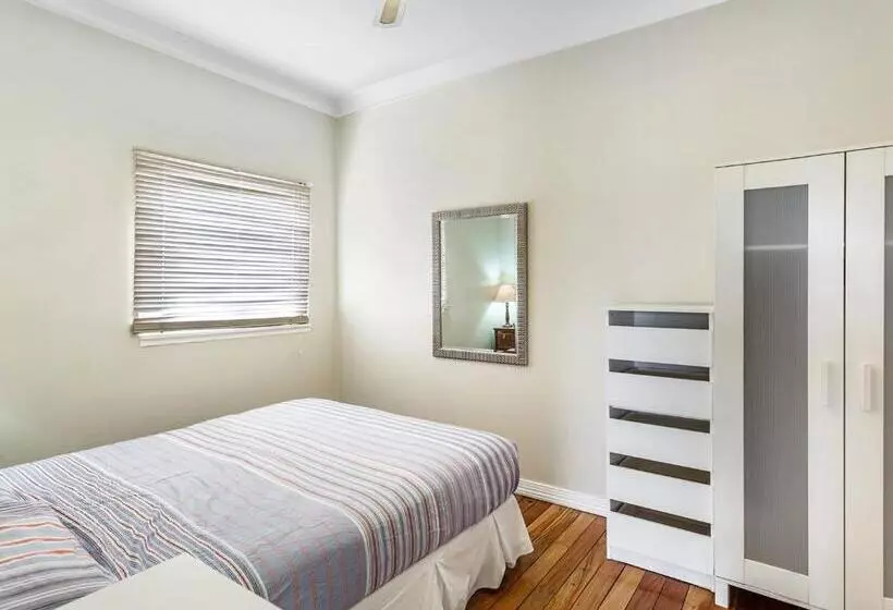 Oscars Pet Friendly Beach House 14 Tomaree Road