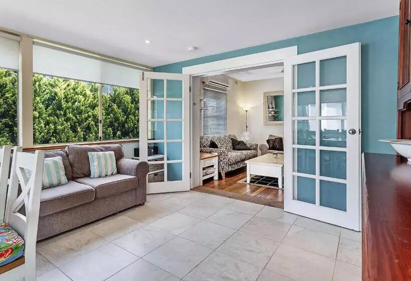 Oscars Pet Friendly Beach House 14 Tomaree Road