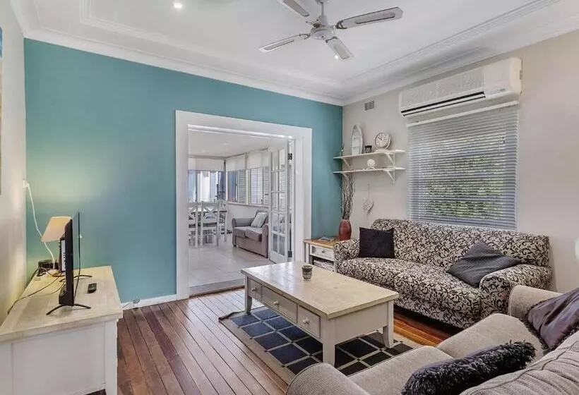 Oscars Pet Friendly Beach House 14 Tomaree Road