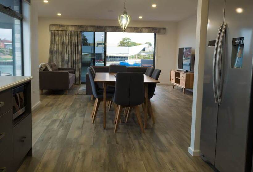 Ulverstone Waterfront Apartments