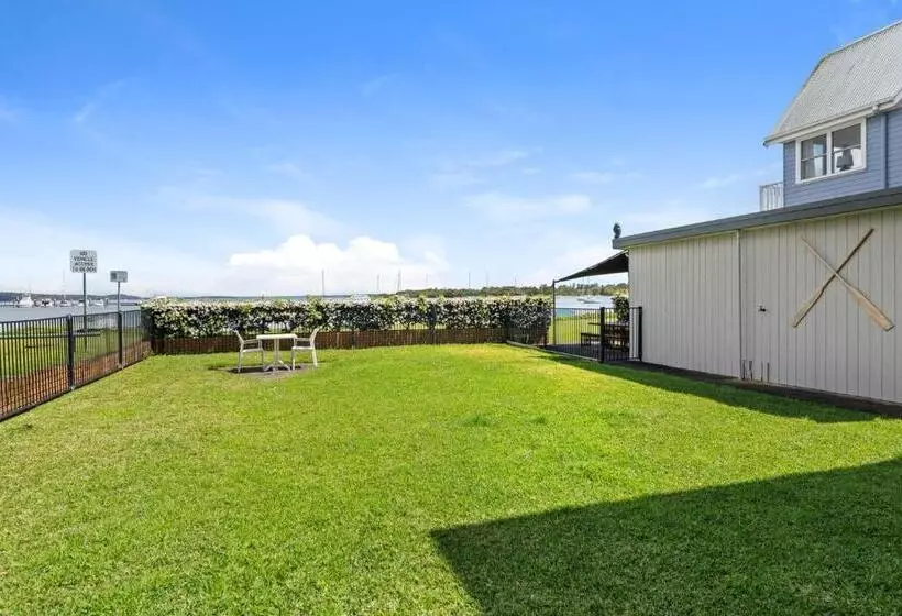 Waterfront At Sunset Boulevard 26 Sunset Boulevard