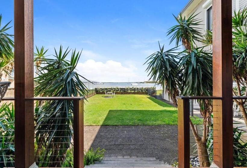 Waterfront At Sunset Boulevard 26 Sunset Boulevard