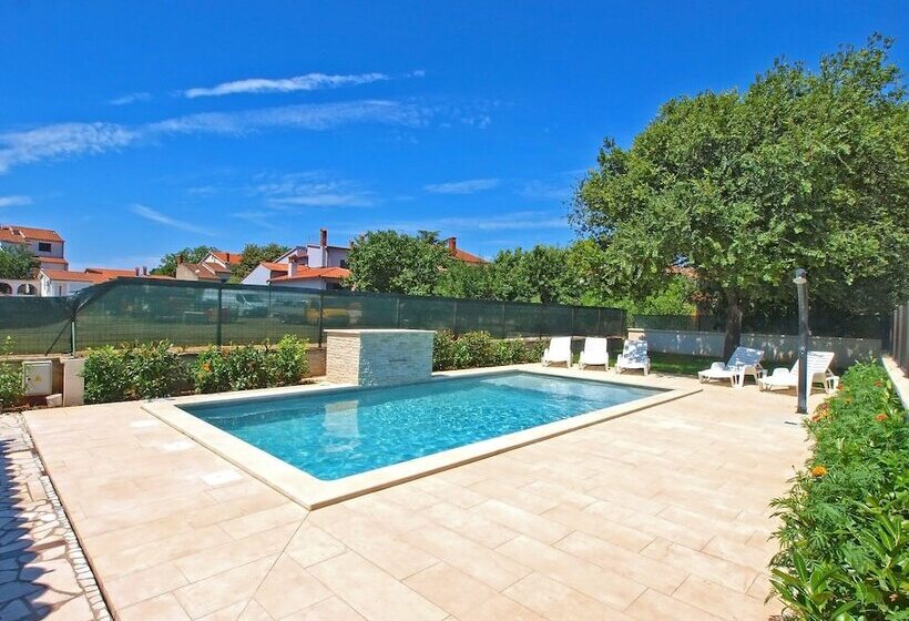 Apartments Marina 947