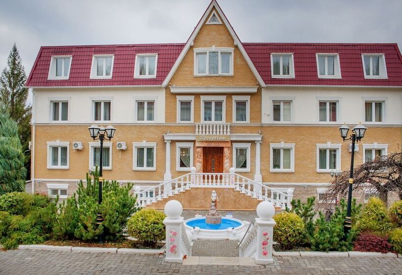 فندق Moya Glinka