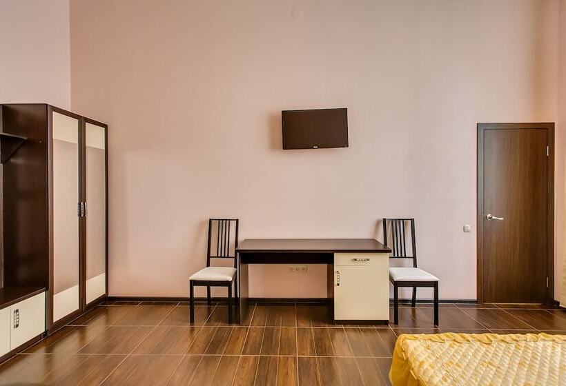 בית מלון כפרי Ostrovsky