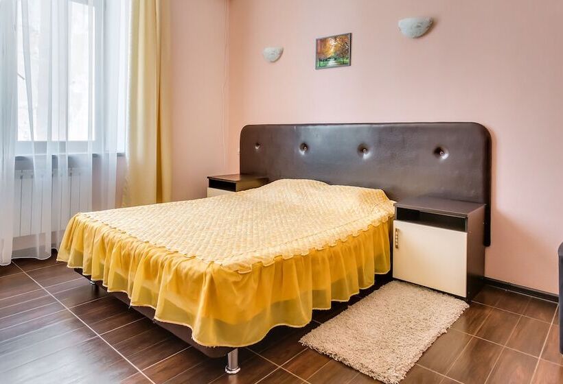 בית מלון כפרי Ostrovsky