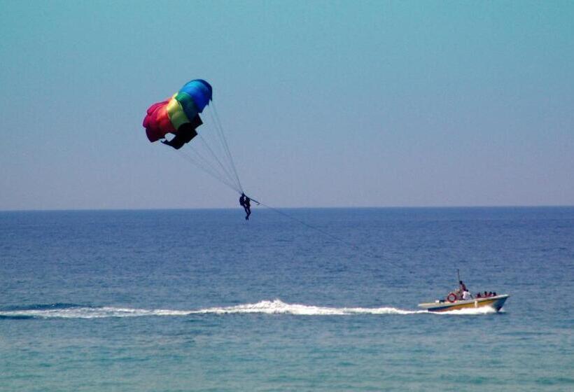 Отель Whitesands Beach Resort