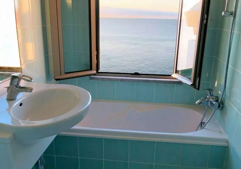 Superior Rentals In Madeira   Lido