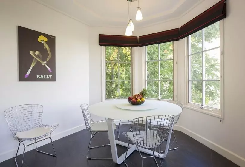 Boutique Stays Wellington Mews, Apartment In East Melbourne