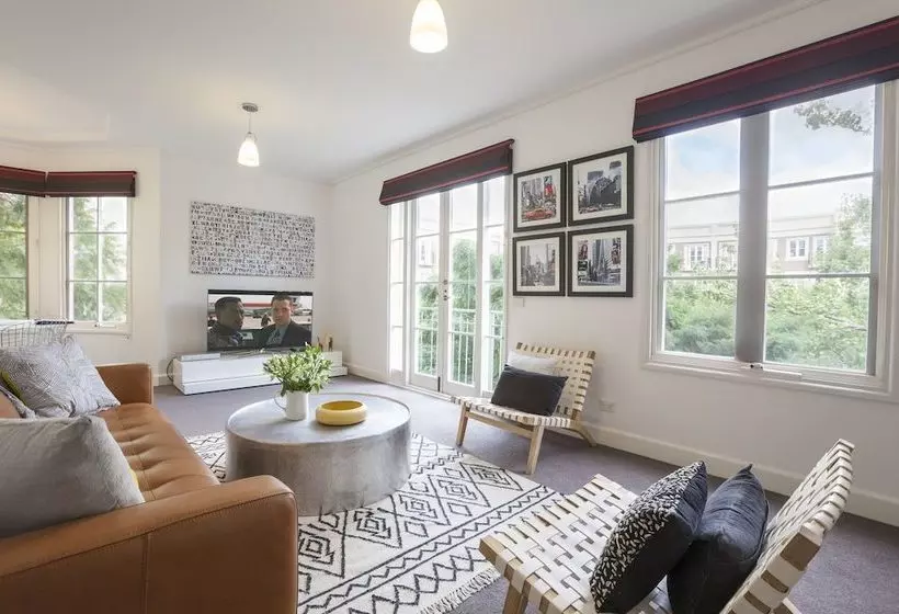 Boutique Stays Wellington Mews, Apartment In East Melbourne