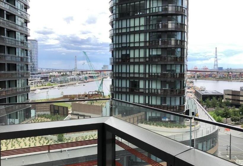 Winston Apartments Docklands