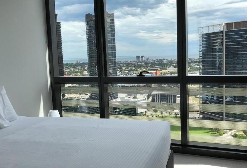 Winston Apartments Docklands