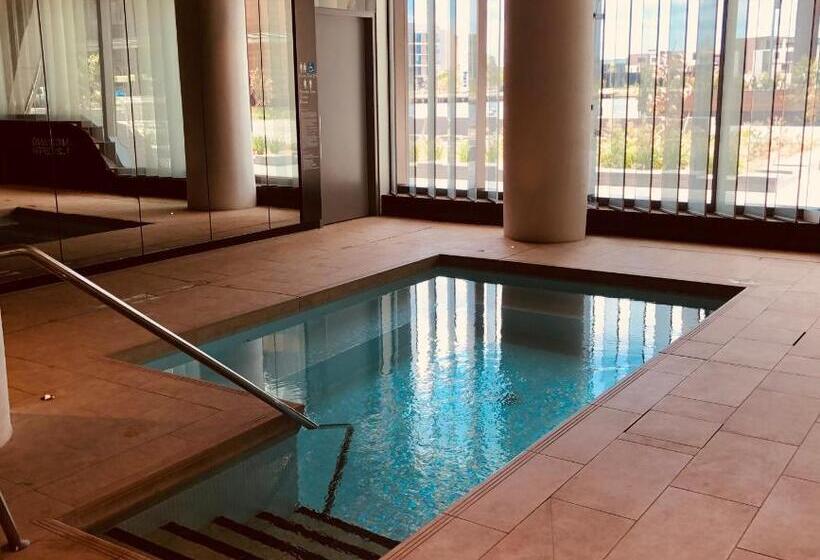 Winston Apartments Docklands