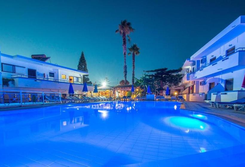 Yiannis Yard Studios & Apartments