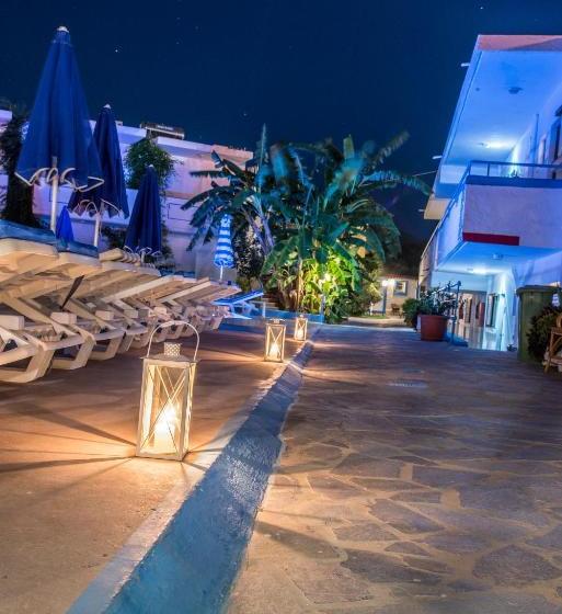 Yiannis Yard Studios & Apartments