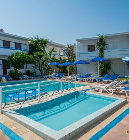 Yiannis Yard Studios & Apartments