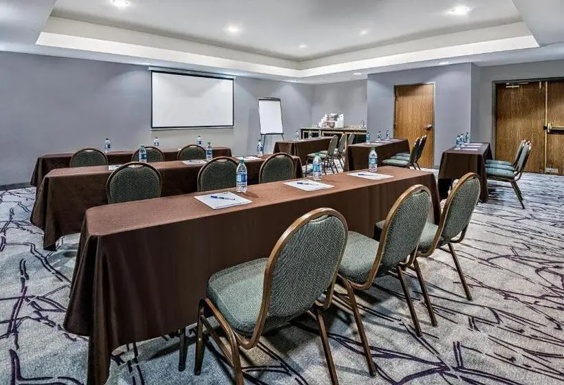 Holiday Inn Express Hotel And Suites Fort Worth/i 20
