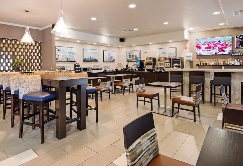 فندق Best Western Plus Kansas City Airportkci East
