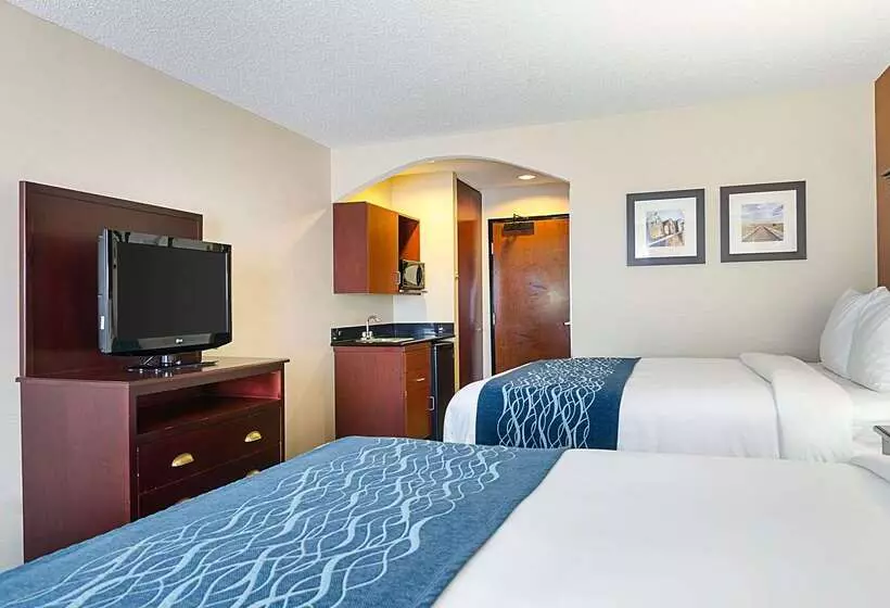 בית מלון כפרי Comfort Inn & Suites