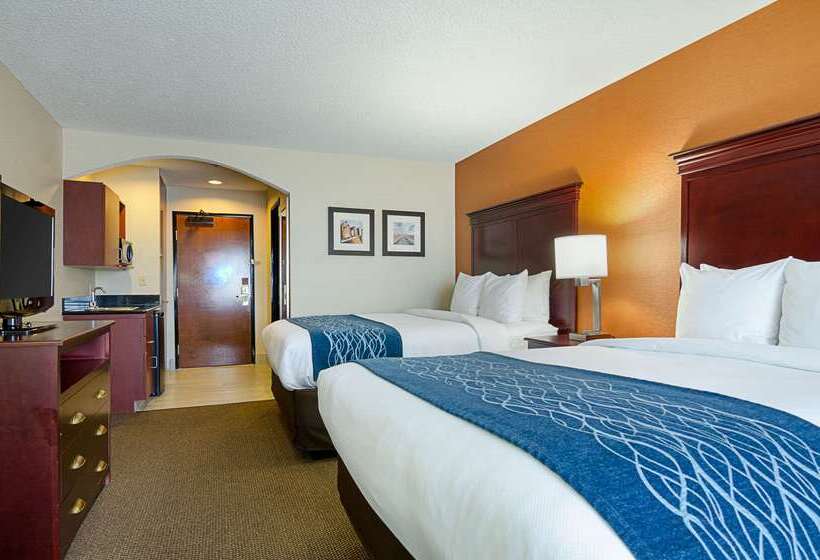 호텔 Comfort Inn & Suites