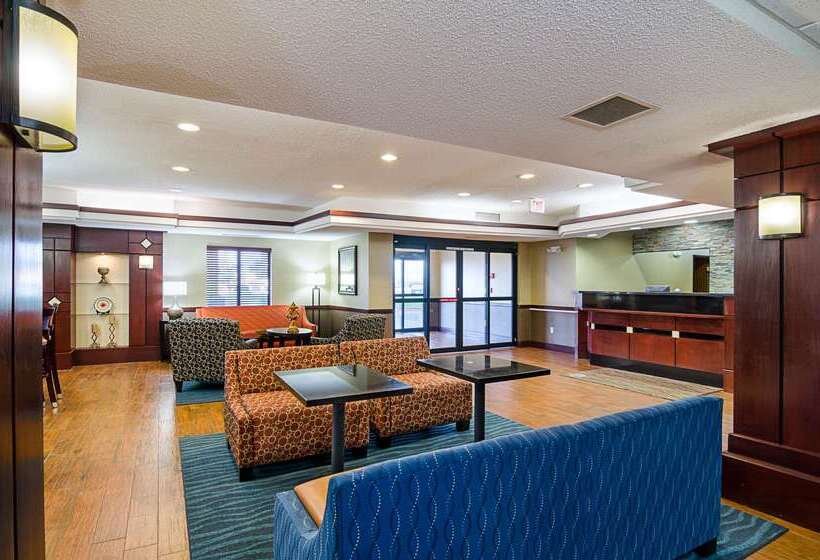 호텔 Comfort Inn & Suites